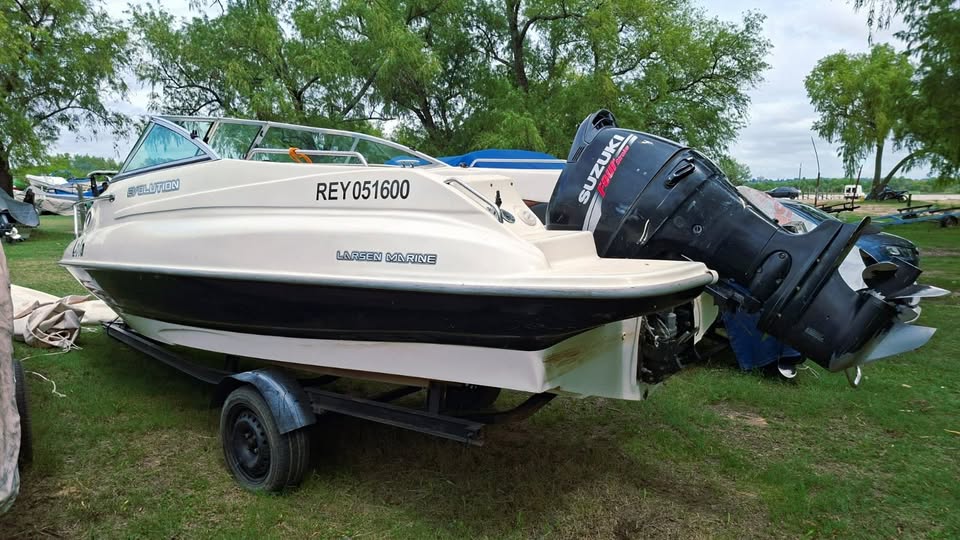 Larsen marine Cuddy Suzuki 140HP/2T
