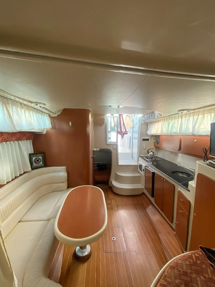 Custon Compaq Mercruiser 2 x 2.7 Diesel
