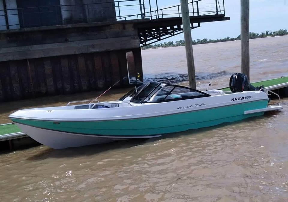 Astillero delf�n Nativo 590 Hidea 70HP/2T