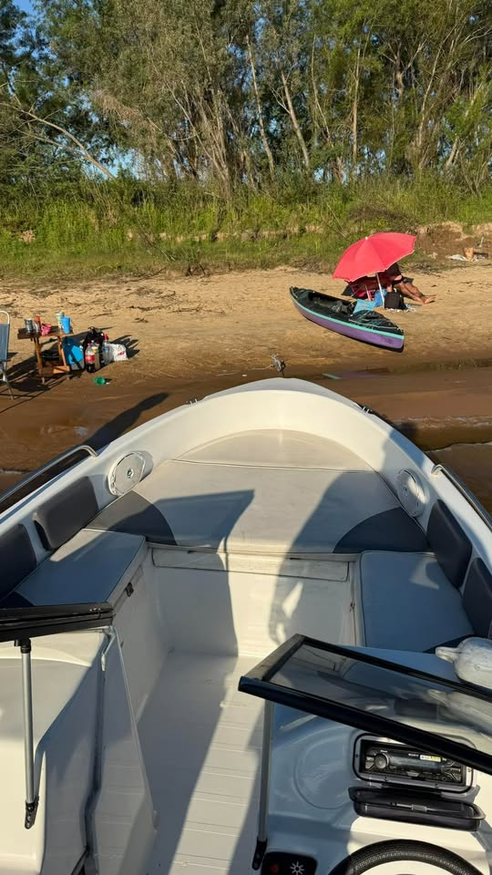 Astillero delf�n Nativo 590 Hidea 70HP/2T