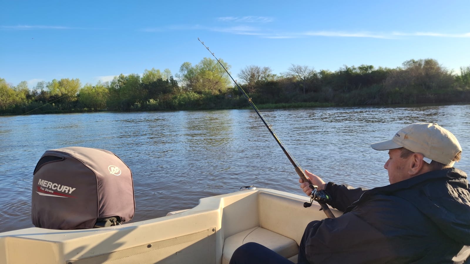 El pique en el Paraná cuando el río sube.