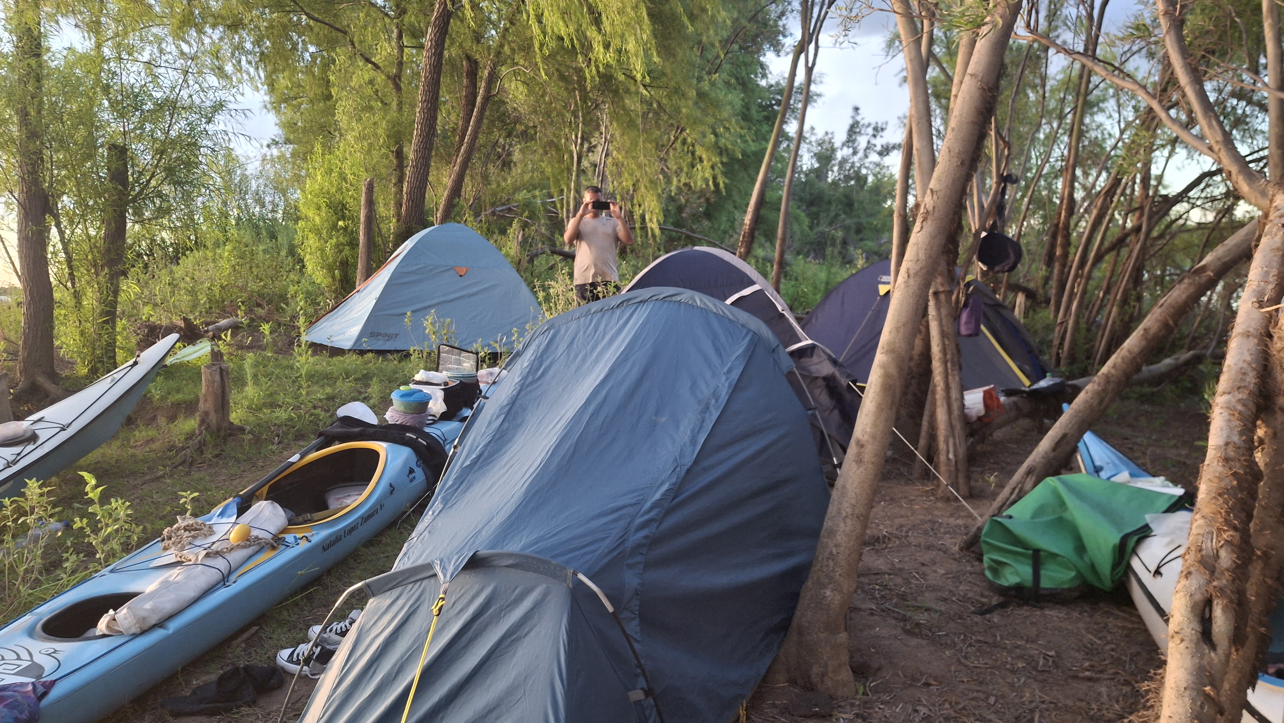 Travesía en kayak de varios días: qué llevar en el Paraná