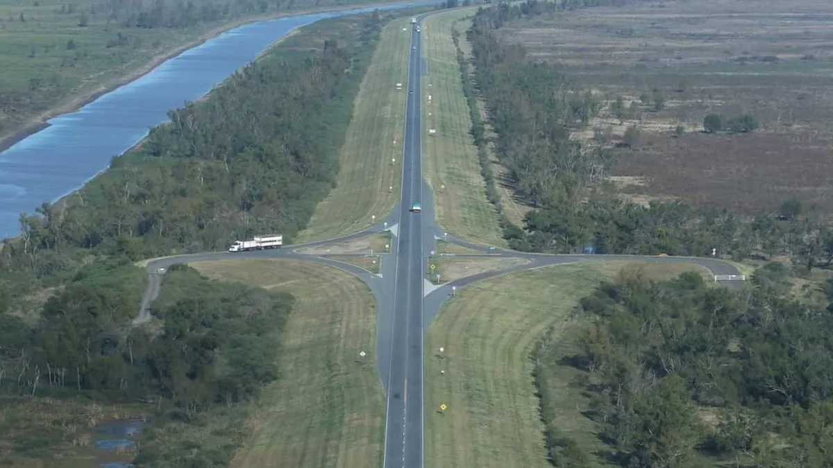 El puente Rosario-Victoria y su huella sobre los humedales del Paraná
