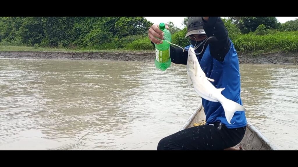 Método de pesca con tarros o bidones a la deriva