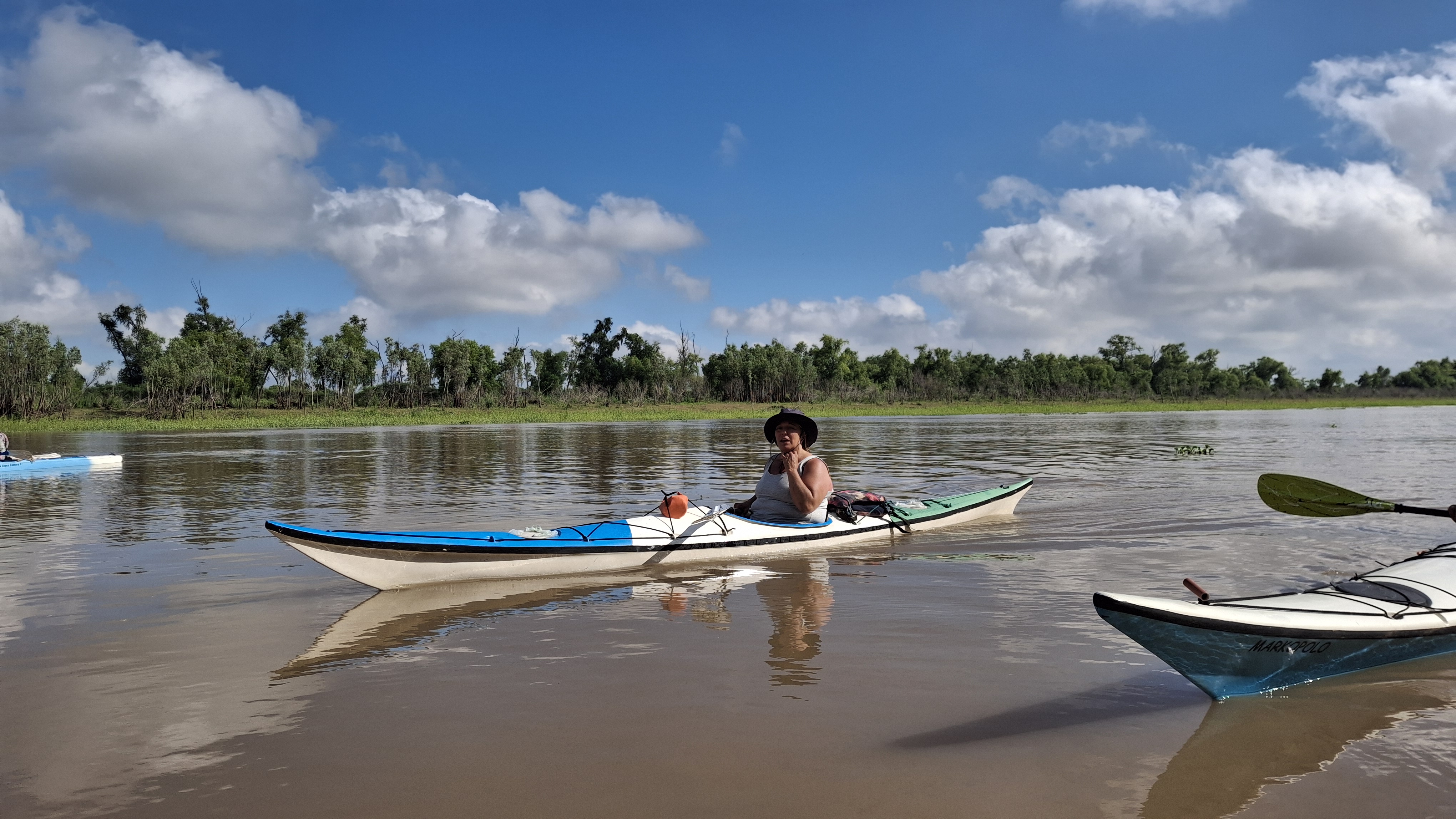 Tu primera salida en kayak: guía para empezar a remar en el río Paraná